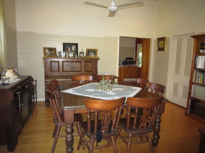 26 Railway Avenue, Railway Estate QLD 4810