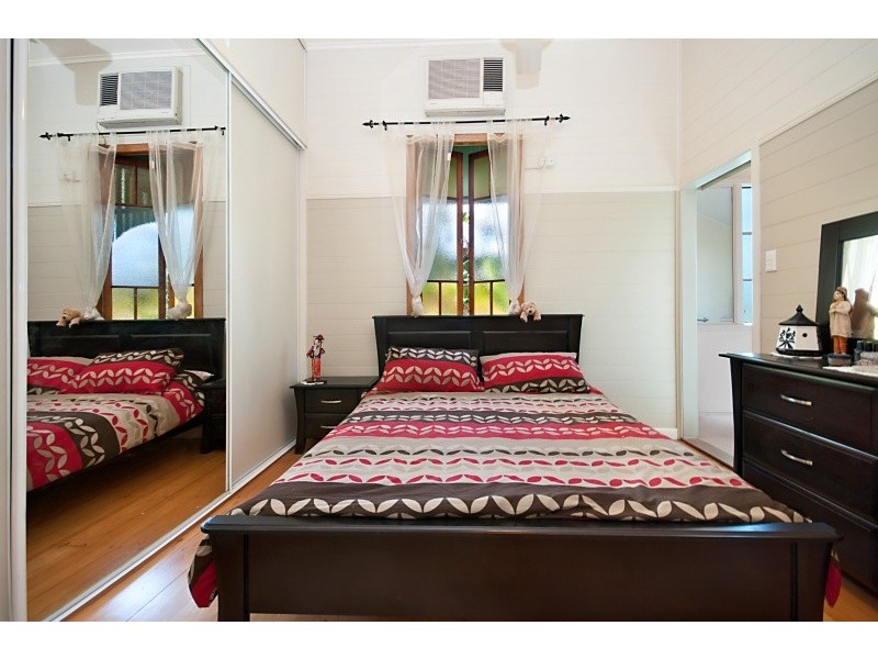 26 Railway Avenue, Railway Estate QLD 4810