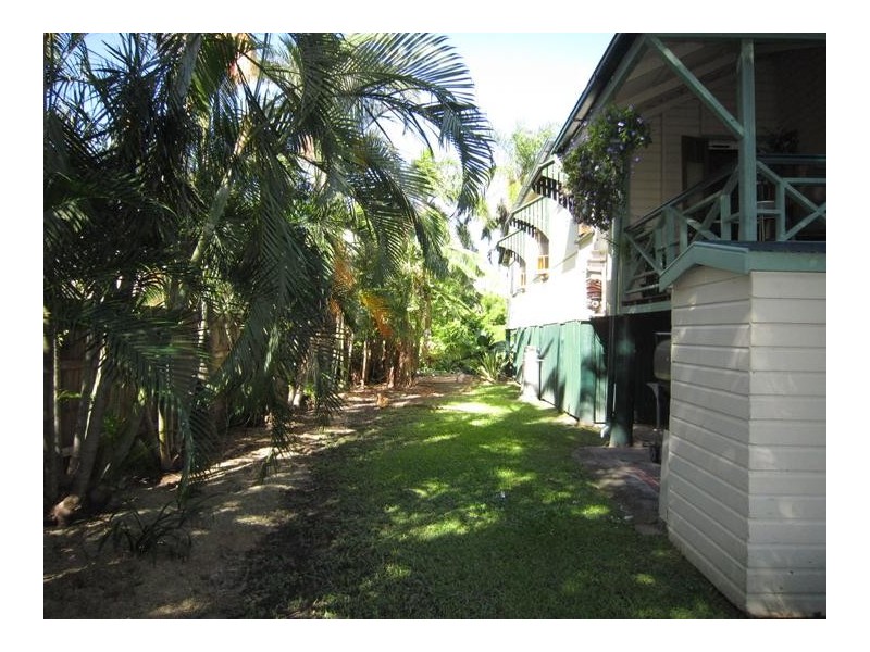 26 Railway Avenue, Railway Estate QLD 4810