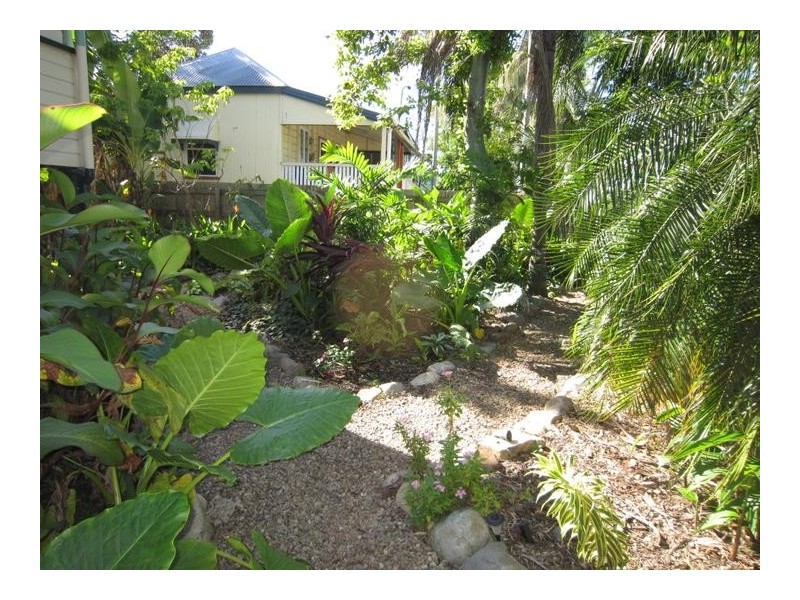 26 Railway Avenue, Railway Estate QLD 4810
