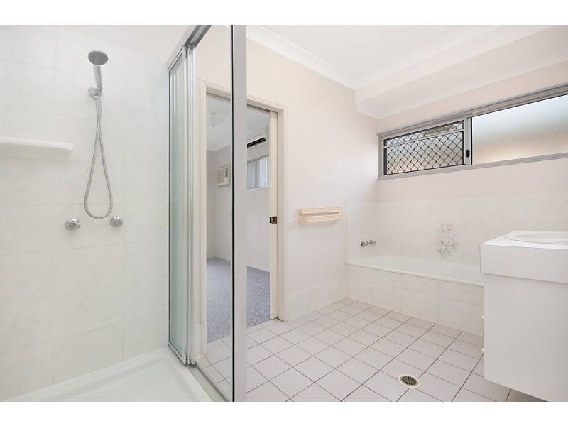 110 Kern Brothers Drive, Kirwan QLD 4817