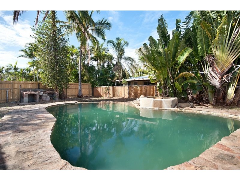 12 Canterbury Road, Kirwan QLD 4817