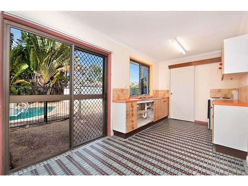 12 Canterbury Road, Kirwan QLD 4817