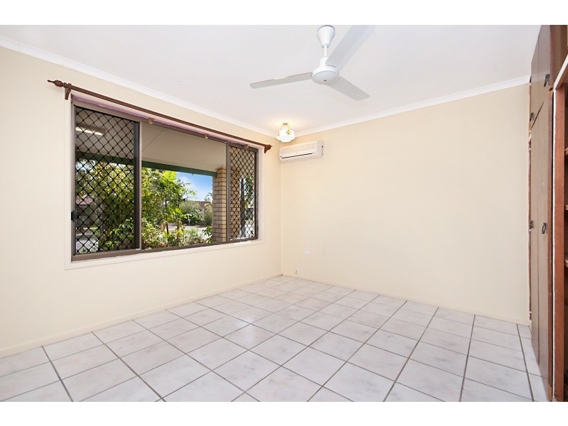 12 Canterbury Road, Kirwan QLD 4817