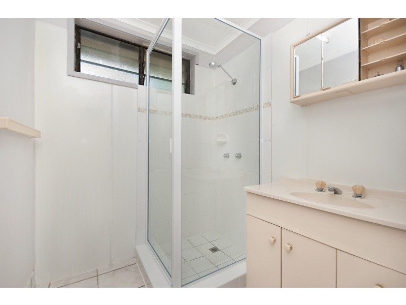 12 Canterbury Road, Kirwan QLD 4817