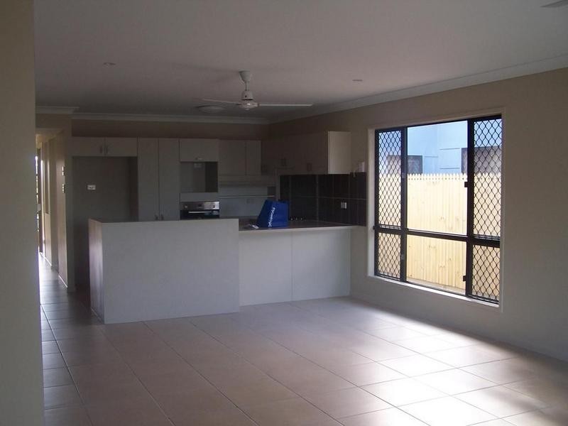 20 Laurie Motti Parade, Kirwan QLD 4817