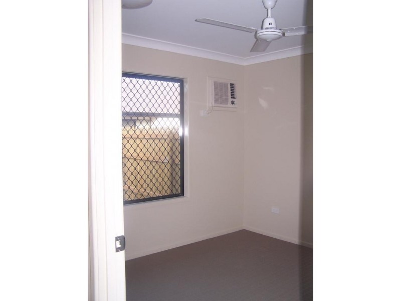 20 Laurie Motti Parade, Kirwan QLD 4817