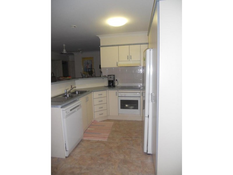 Bushland Beach QLD 4818