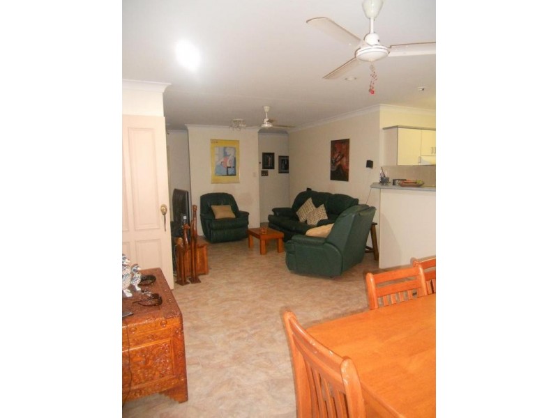 Bushland Beach QLD 4818