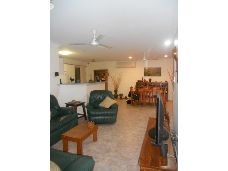 Bushland Beach QLD 4818