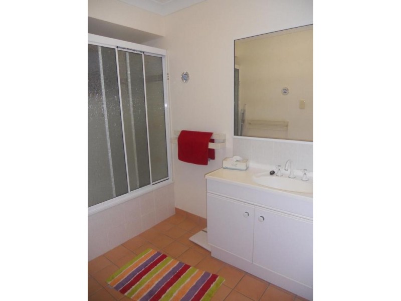 Bushland Beach QLD 4818