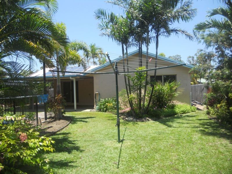 Bushland Beach QLD 4818