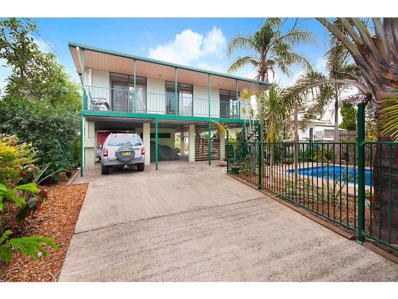10 Coral Street, Saunders Beach QLD 4818