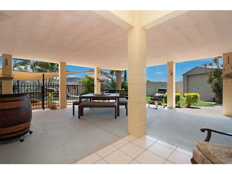 27 Gilmour Crescent, Kirwan QLD 4817