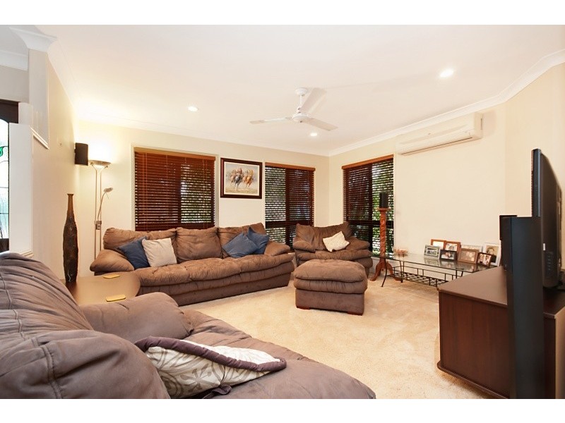 27 Gilmour Crescent, Kirwan QLD 4817