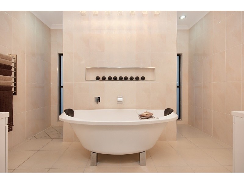 17 Dampier Crescent, Burdell QLD 4818