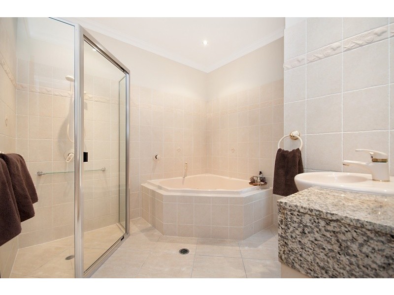 1 Bounty Court, Douglas QLD 4814