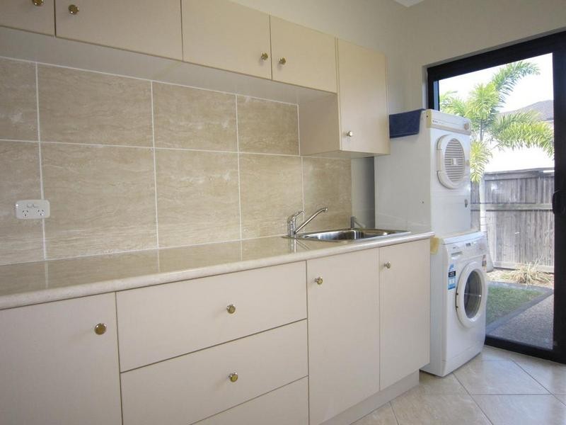 1 Bounty Court, Douglas QLD 4814