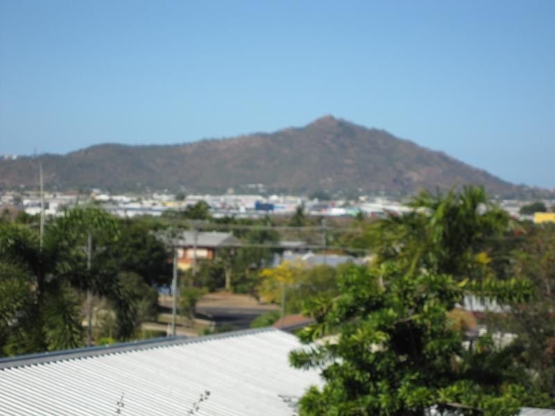18 Oolilpa Street, Mount Louisa QLD 4814
