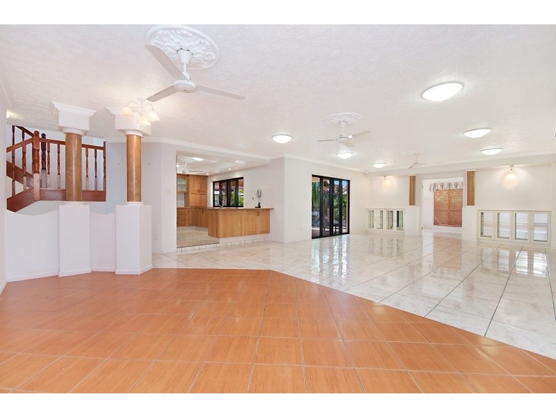 15 Regal Court, Kirwan QLD 4817