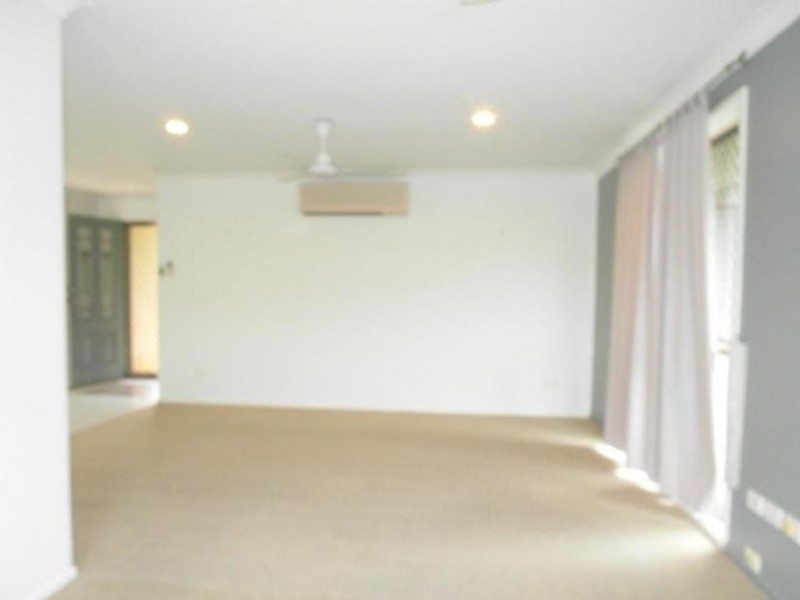 14 Dickenson Place, Kirwan QLD 4817