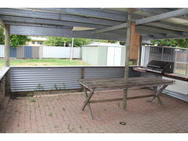 1432 Riverway Dr, Kelso QLD 4815