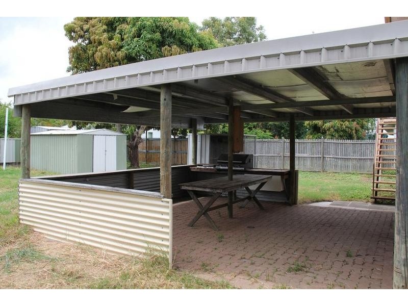 1432 Riverway Dr, Kelso QLD 4815