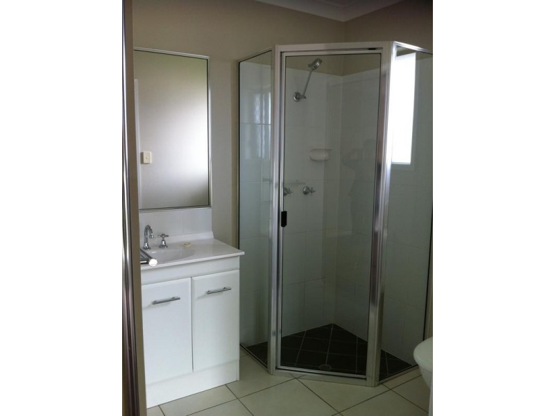 Bushland Beach QLD 4818