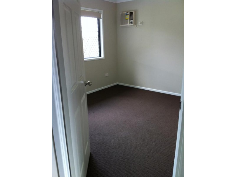 Bushland Beach QLD 4818