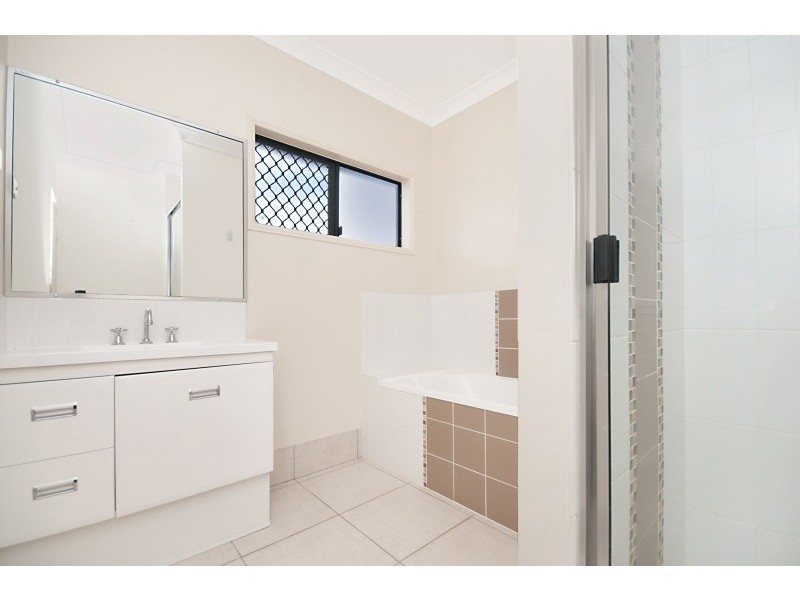 60 Mount Low Parkway, Mount Low QLD 4818