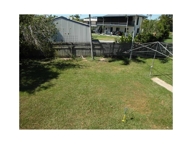 25 Hutchins Street, Heatley QLD 4814