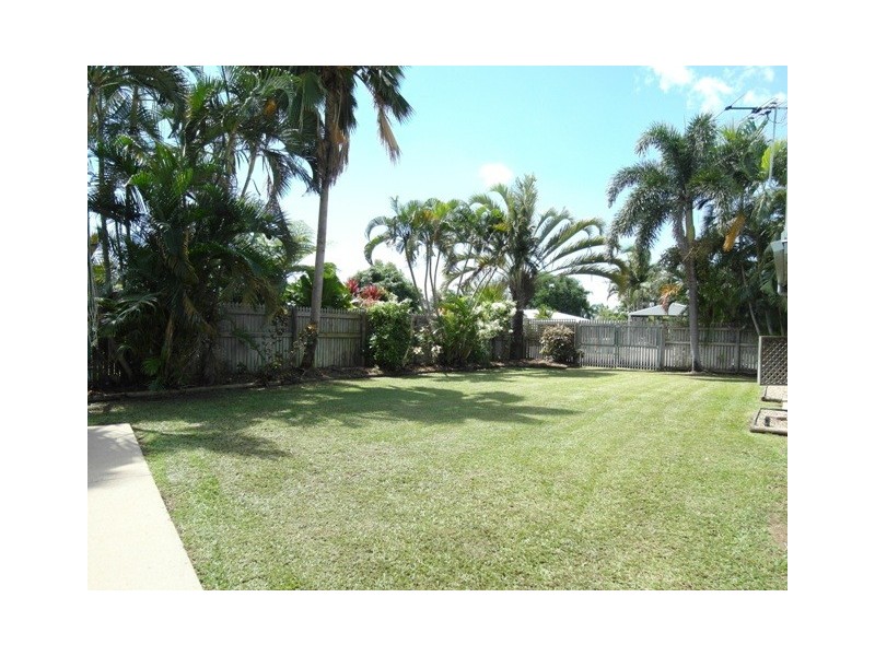 42 Nettleton Street, Mount Louisa QLD 4814