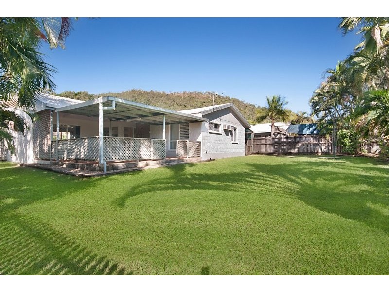 42 Nettleton Street, Mount Louisa QLD 4814