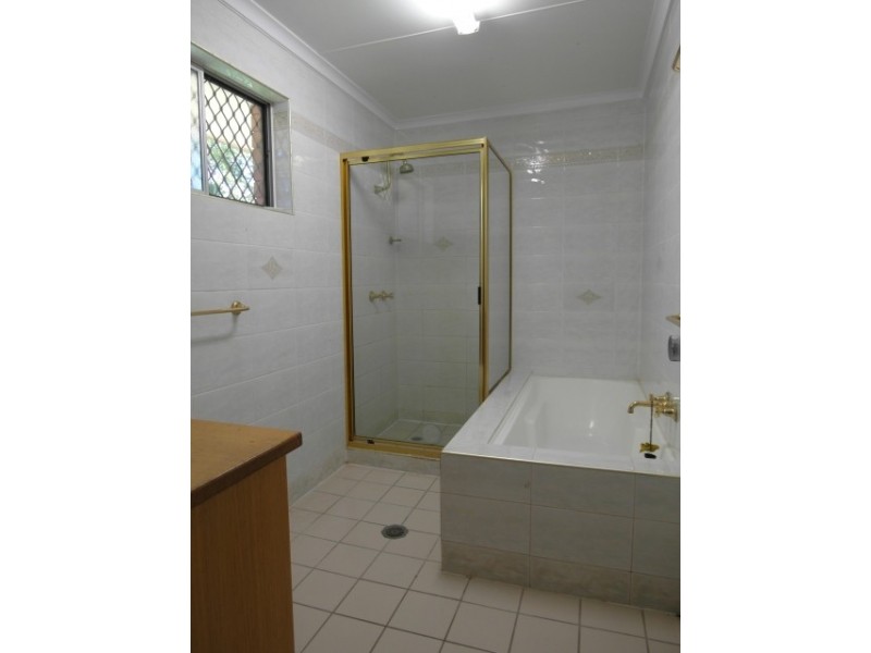 1 Bokirana Crescent, Kirwan QLD 4817