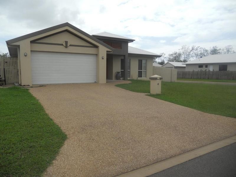 Bushland Beach QLD 4818