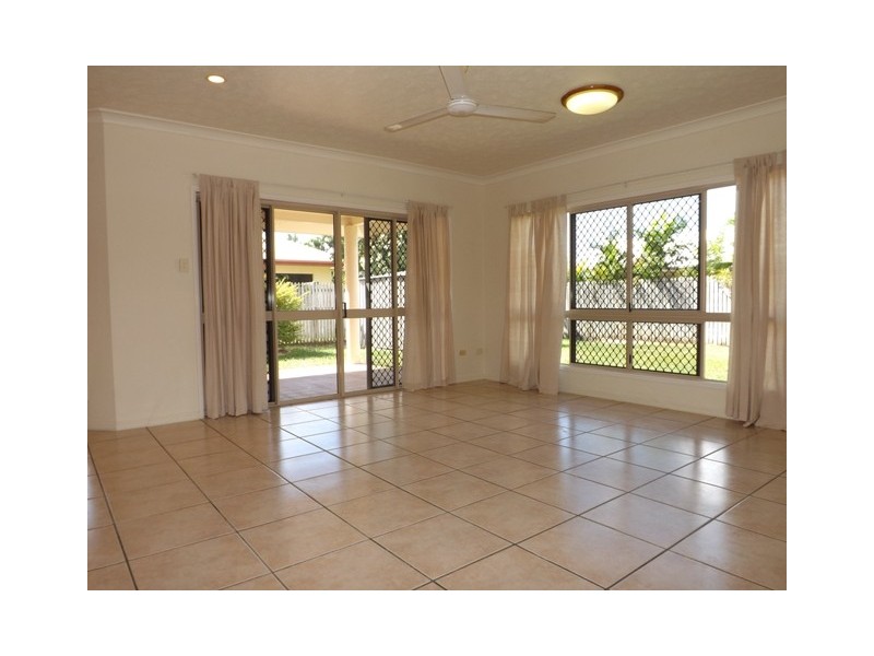 4 Bohemia Drive, Kirwan QLD 4817