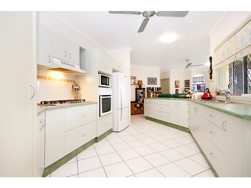 45 Canterbury Road, Kirwan QLD 4817