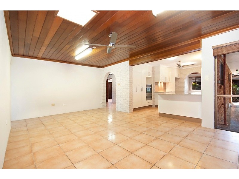 25 Jefferson Crescent, Kirwan QLD 4817