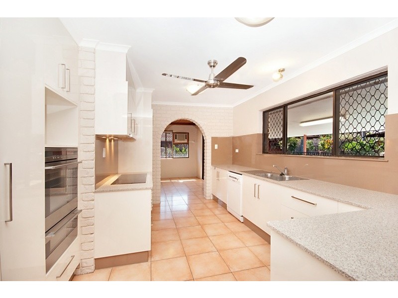 25 Jefferson Crescent, Kirwan QLD 4817