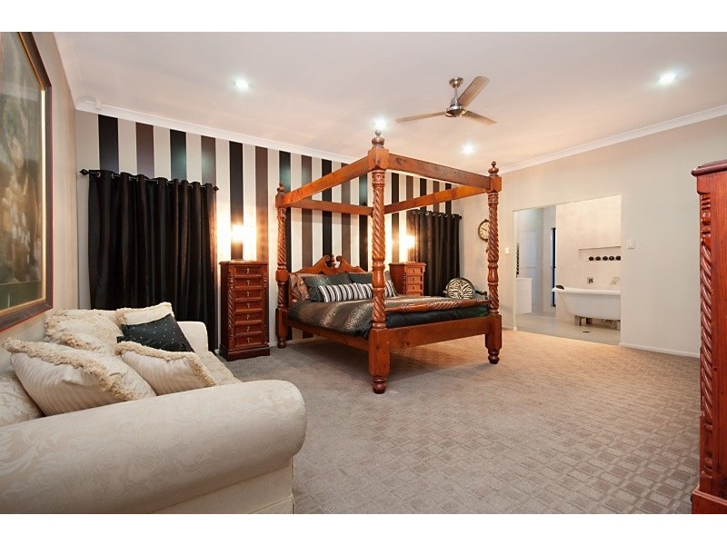 17 Dampier Crescent, Burdell QLD 4818