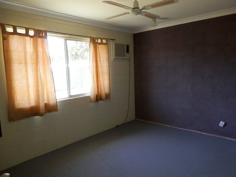 6 Canterbury Road, Kirwan QLD 4817