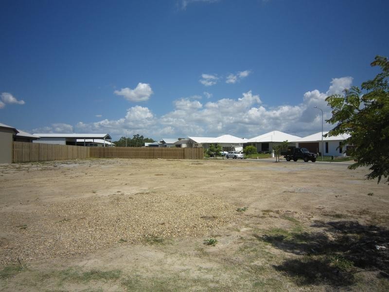 17 Izaro Circuit, Burdell QLD 4818