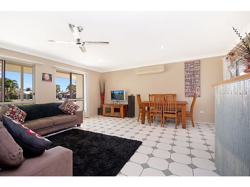 8 Colchester Crescent, Kirwan QLD 4817