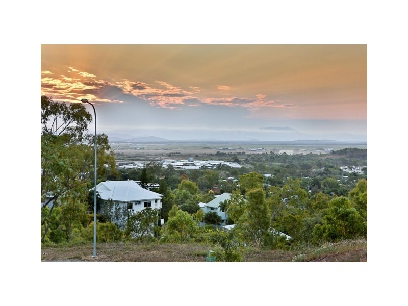 15 Chandon Place, Castle Hill QLD 4810