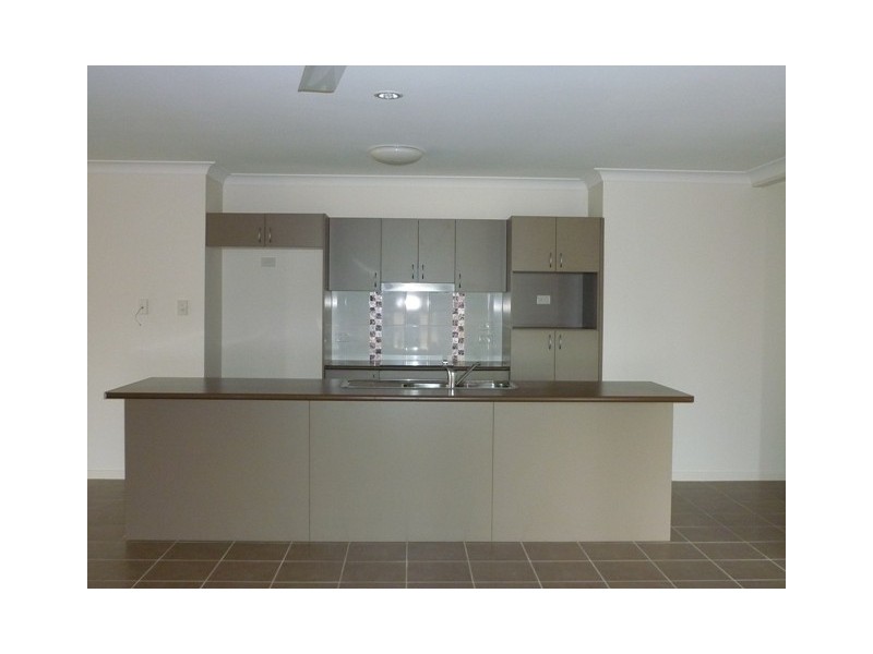 7 Exeter Way, Mount Low QLD 4818