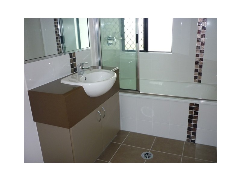 7 Exeter Way, Mount Low QLD 4818