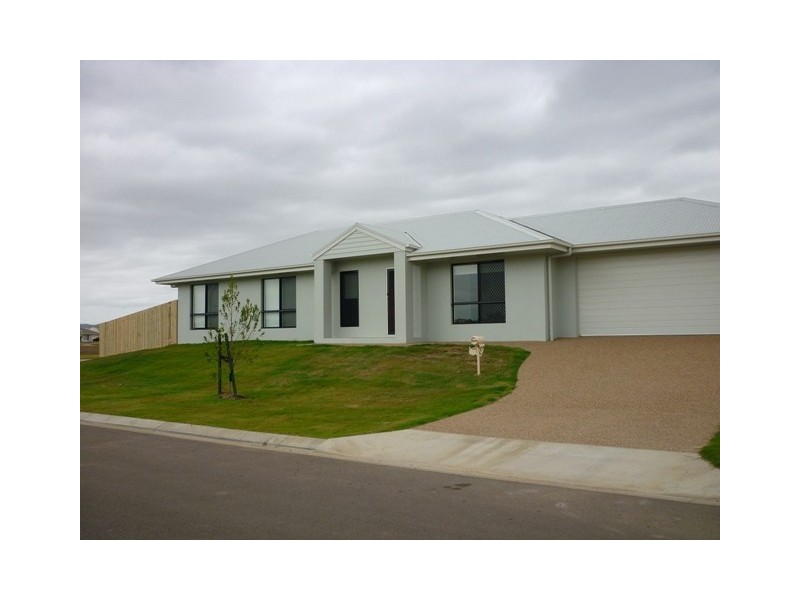 7 Exeter Way, Mount Low QLD 4818