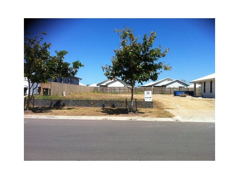 7 Sanctum Boulevard, Mount Low QLD 4818