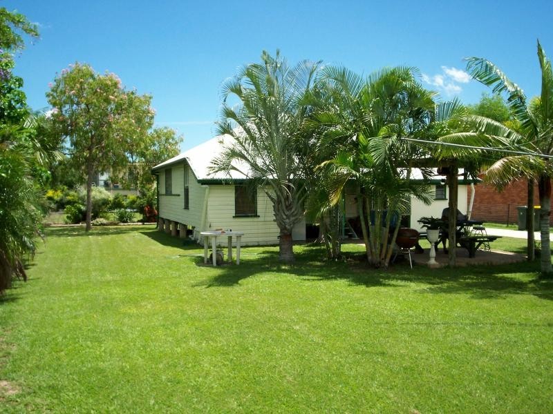 5 Wattle St. Kirwan, Townsville QLD 4810