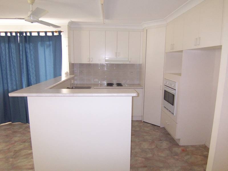 6 Fishtail St., Kirwan QLD 4817